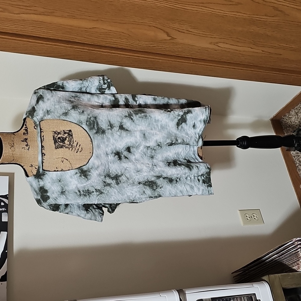 Olive green tie dyed tshirt. 3x.